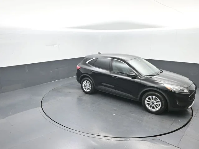 Certified Used 2020 Black Metallic Ford SE image 25