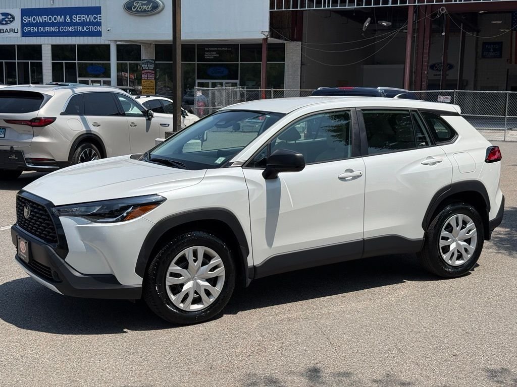 Used 2024 White Toyota L image 4