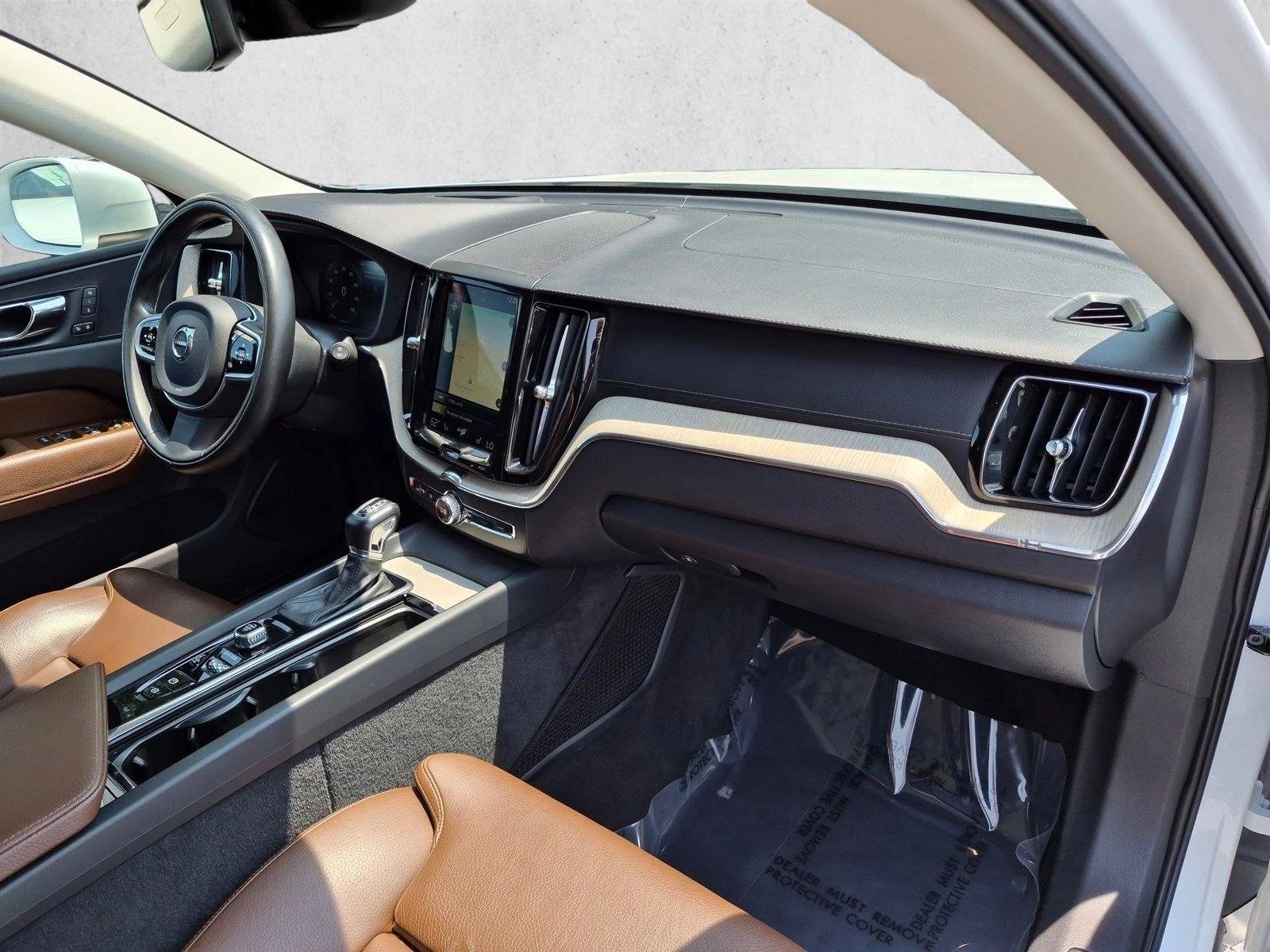 Used 2018 Crystal White Metallic Volvo Inscription image 23