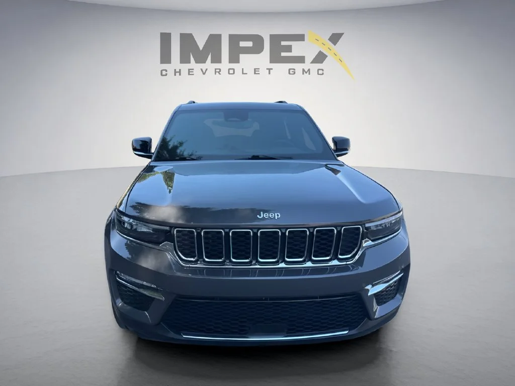 Used 2024 Gray Jeep Limited image 8
