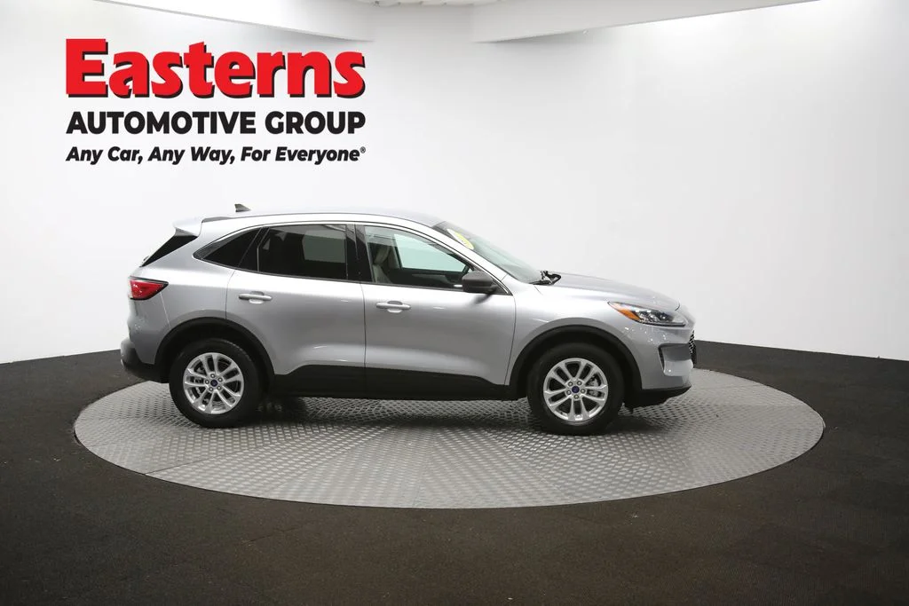 Used 2022 Silver Ford SE image 44