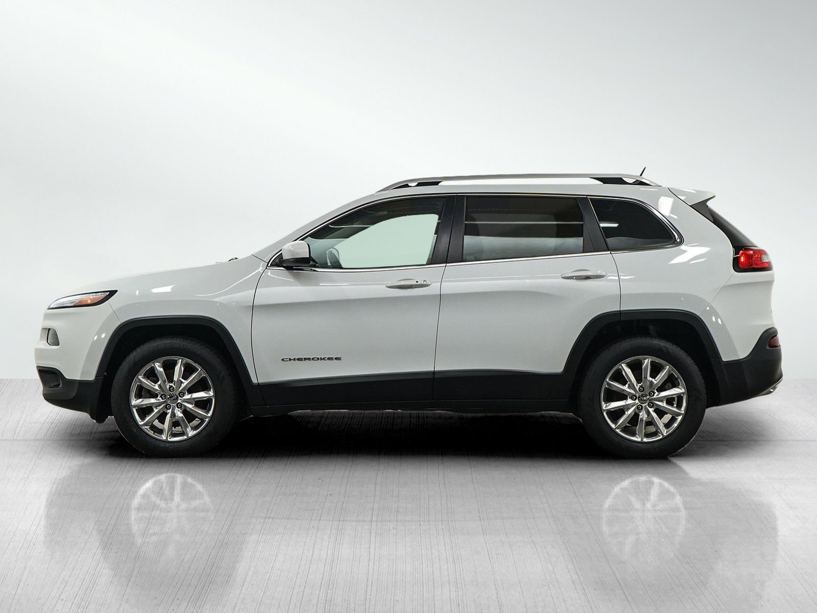 Used 2015 Jeep Cherokee Limited with VIN 1C4PJMDS5FW563212 for sale in Burnsville, Minnesota