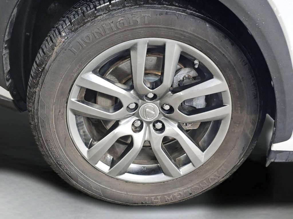 Used 2015 White Pearl Lexus 200t image 19