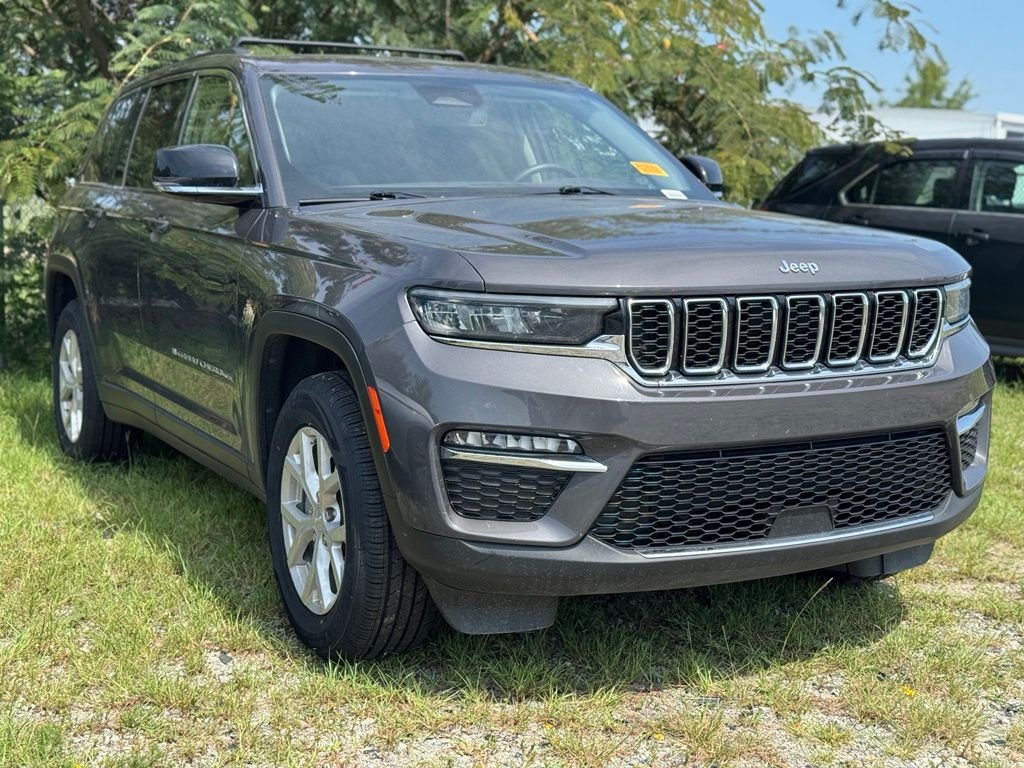 Used 2023 Gray Jeep Limited image 2
