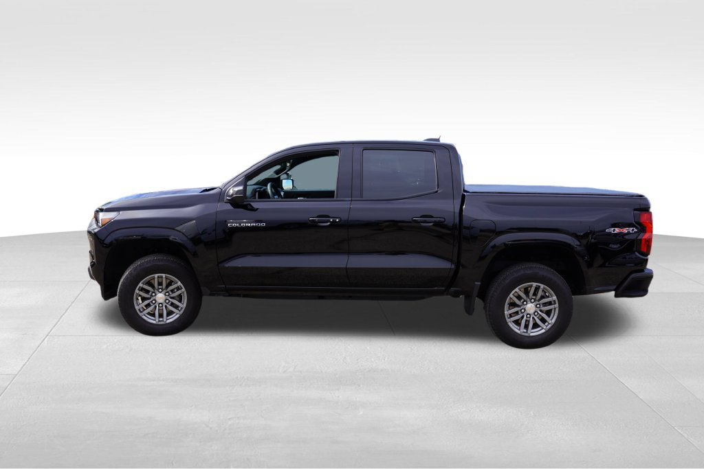 2024 Chevrolet Colorado LT - Photo 9
