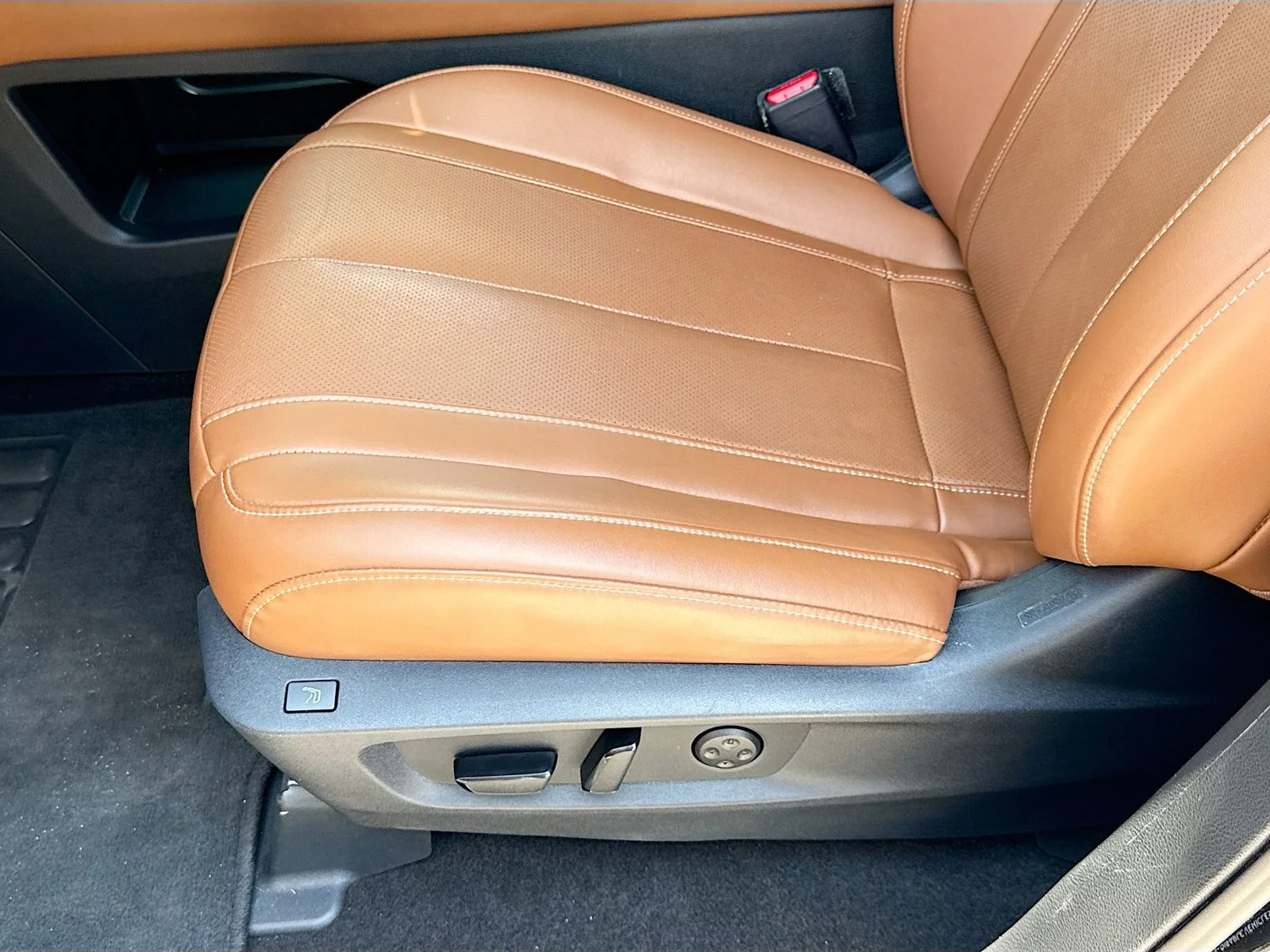 Used 2023 Black INFINITI Sensory image 20