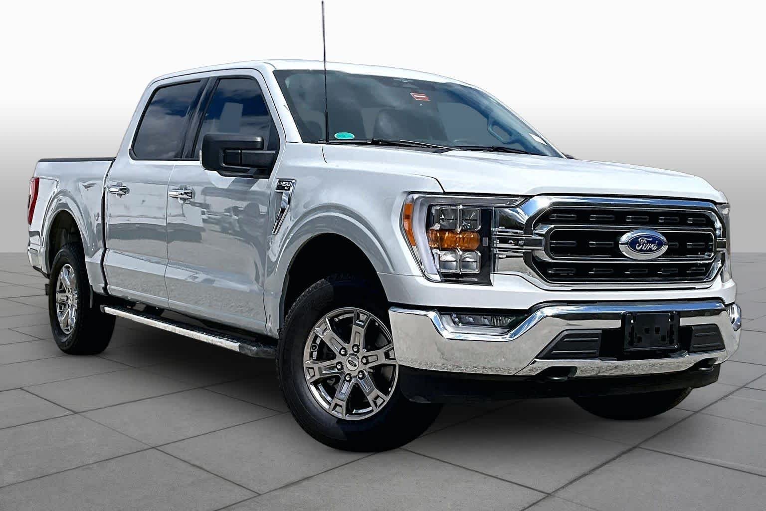 Used 2023 Avalanche Gray Ford XLT image 3