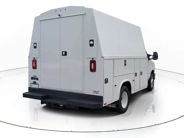New 2027 Oxford White Ford Base image 4