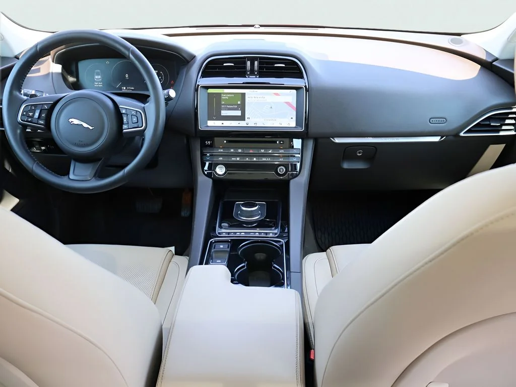 Used 2017 Red Jaguar 35t Prestige image 15