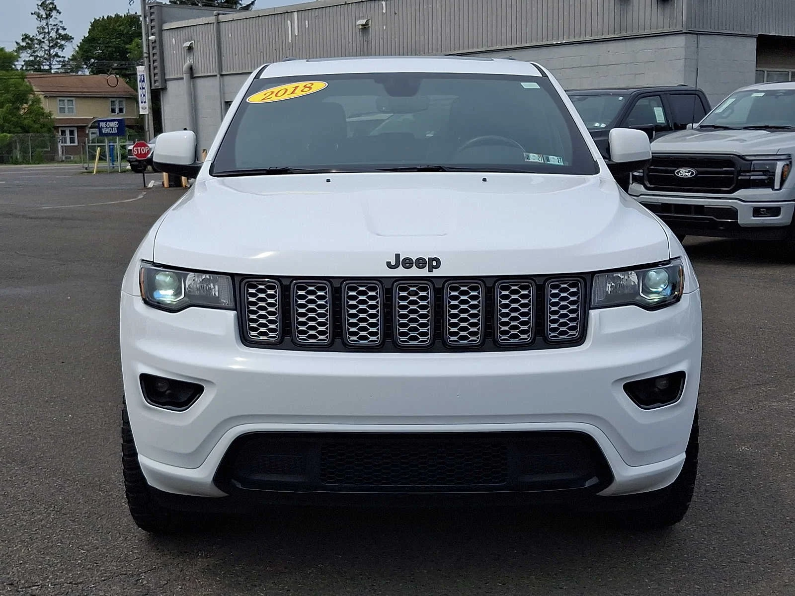 Used 2018 Bright White Clearcoat Jeep Altitude image 2