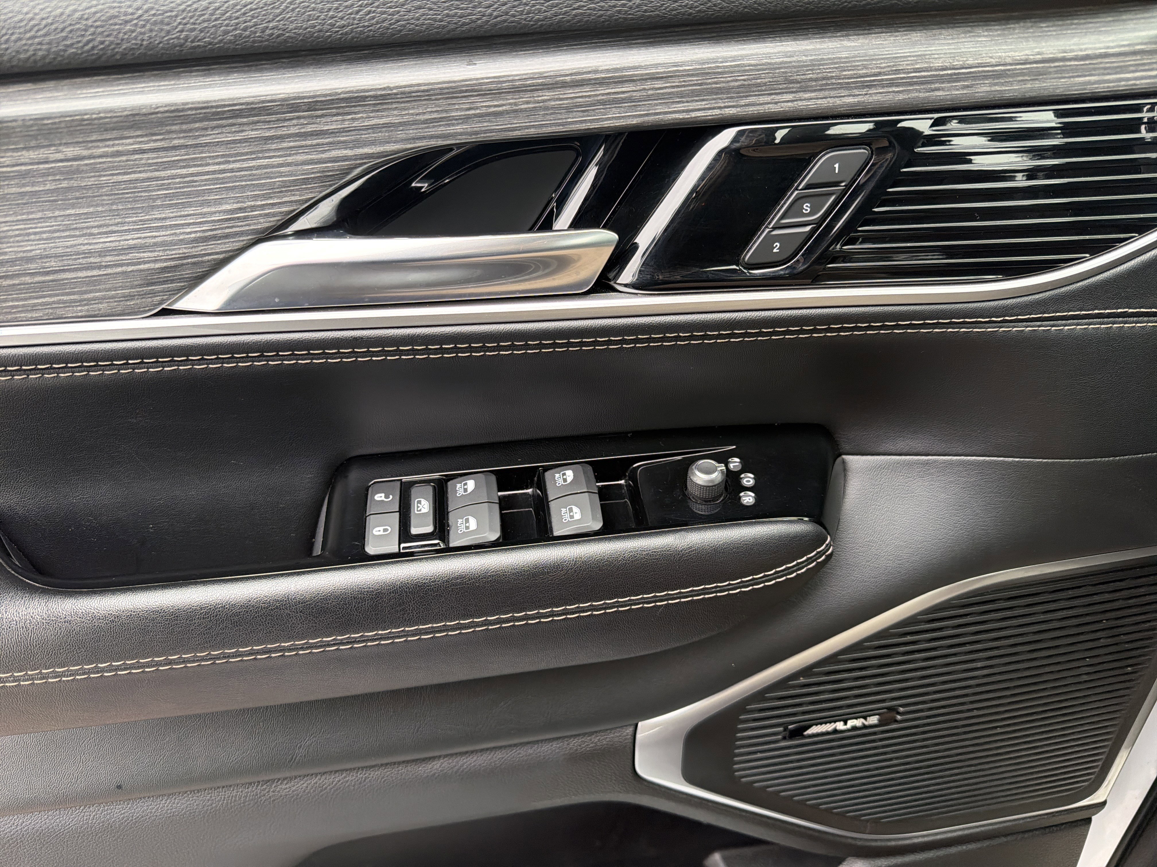 2024 Jeep Wagoneer Series III - Photo 19