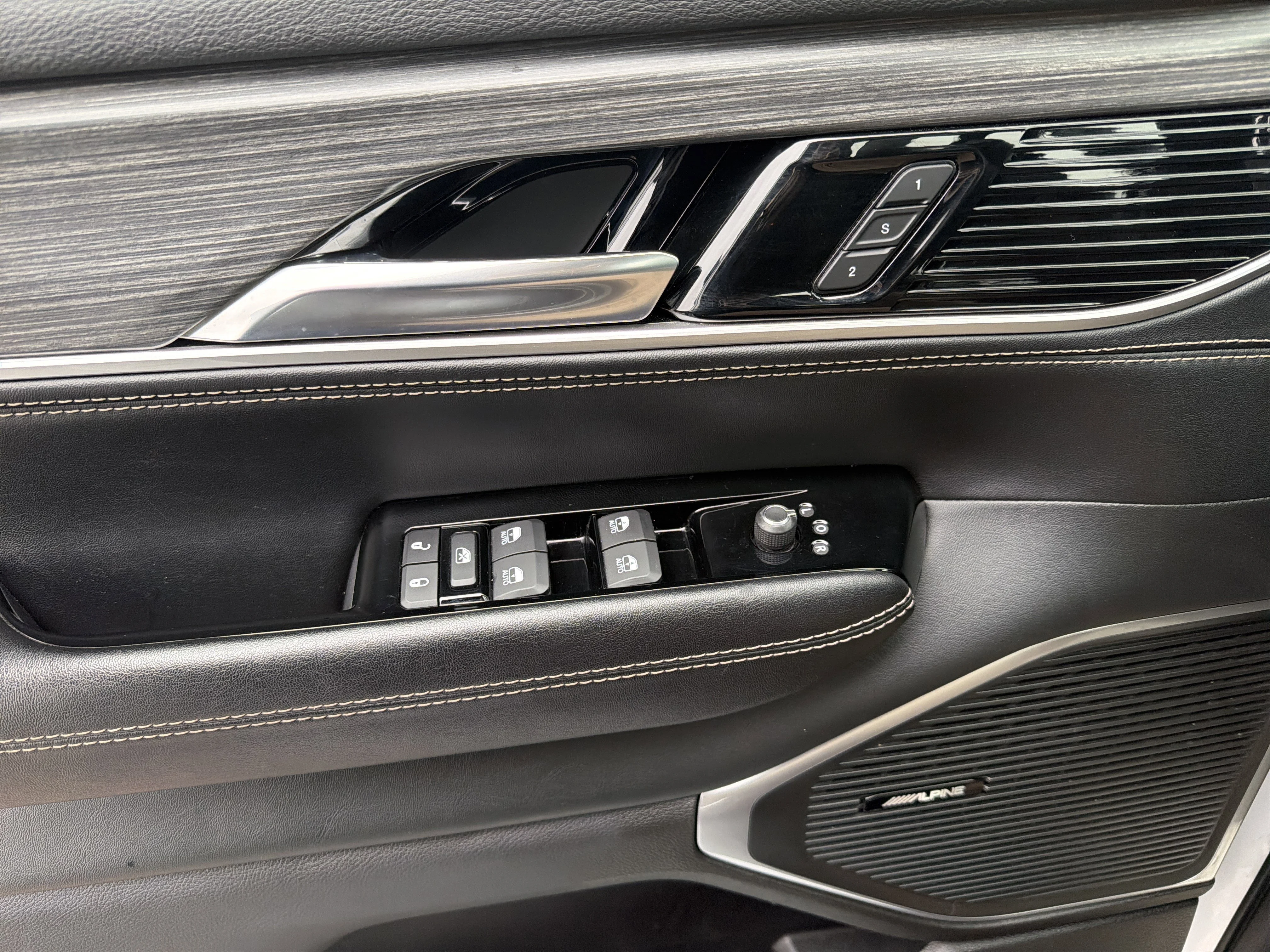 2024 Jeep Wagoneer Series III - Photo 19