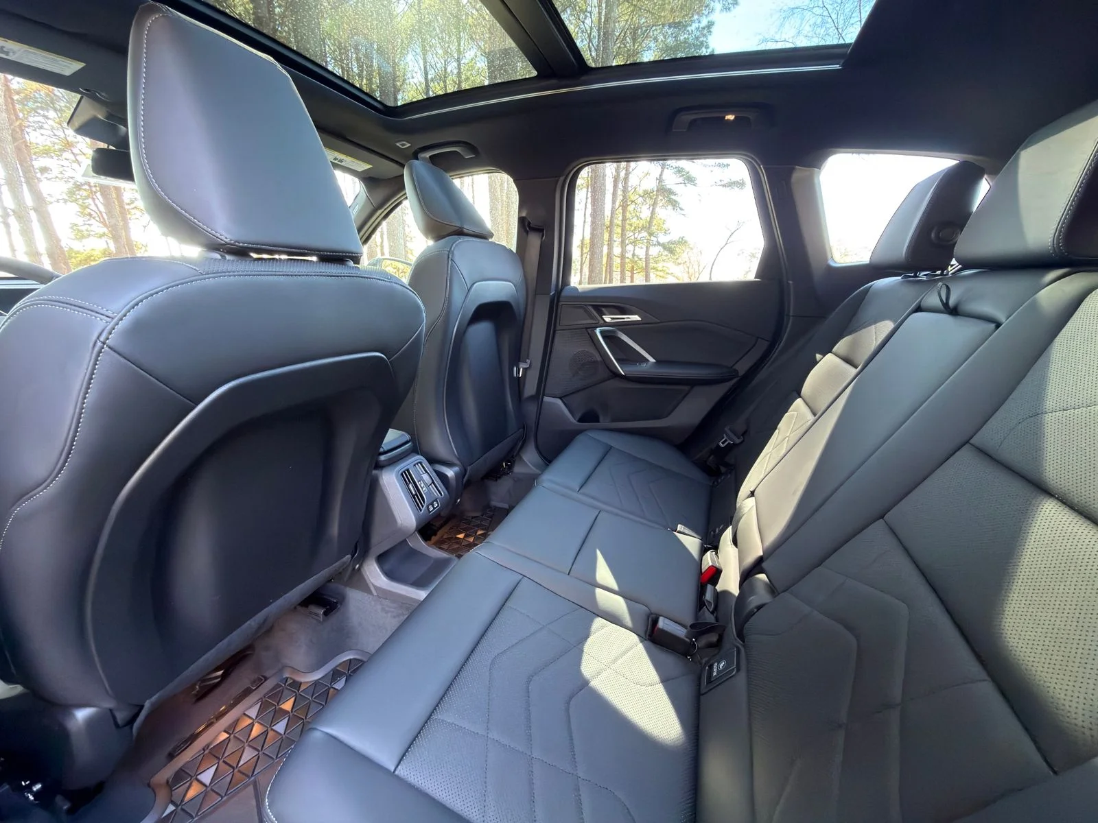 New 2026 Black Sapphire Metallic BMW xDrive28i image 15
