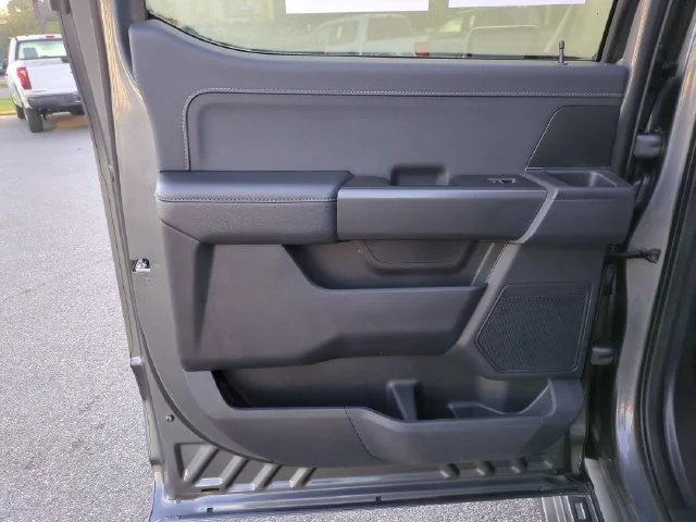 Used 2024 Gray Ford XLT image 27