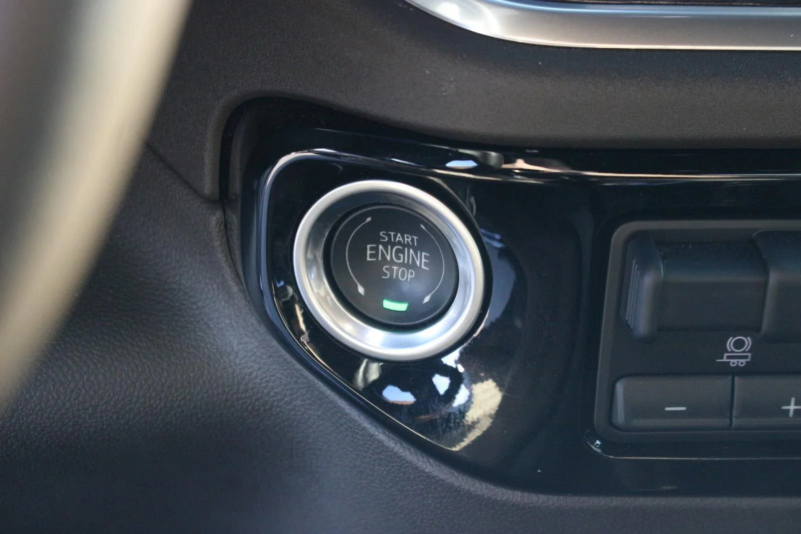 Used 2024 Summit White Chevrolet LTZ image 29