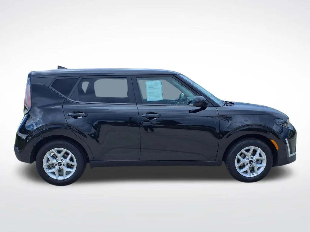 Used 2025 Black Kia LX image 10