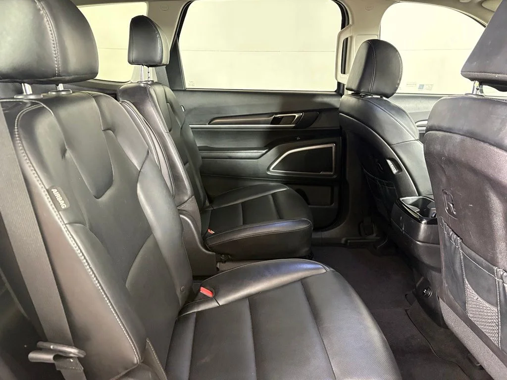 Used 2025 Silver Kia S image 17