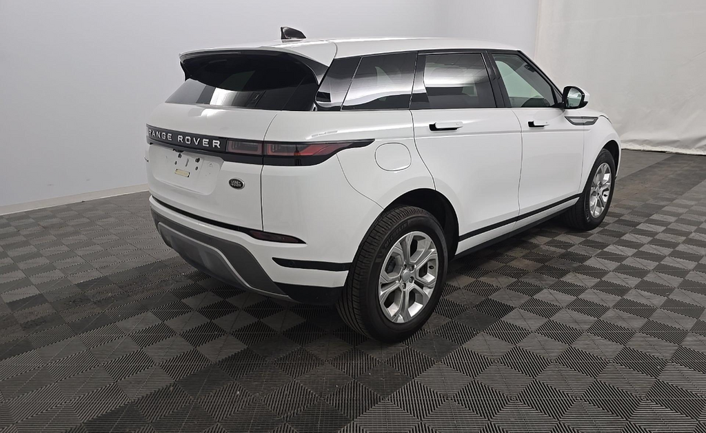 Used 2023 White Land Rover S image 6
