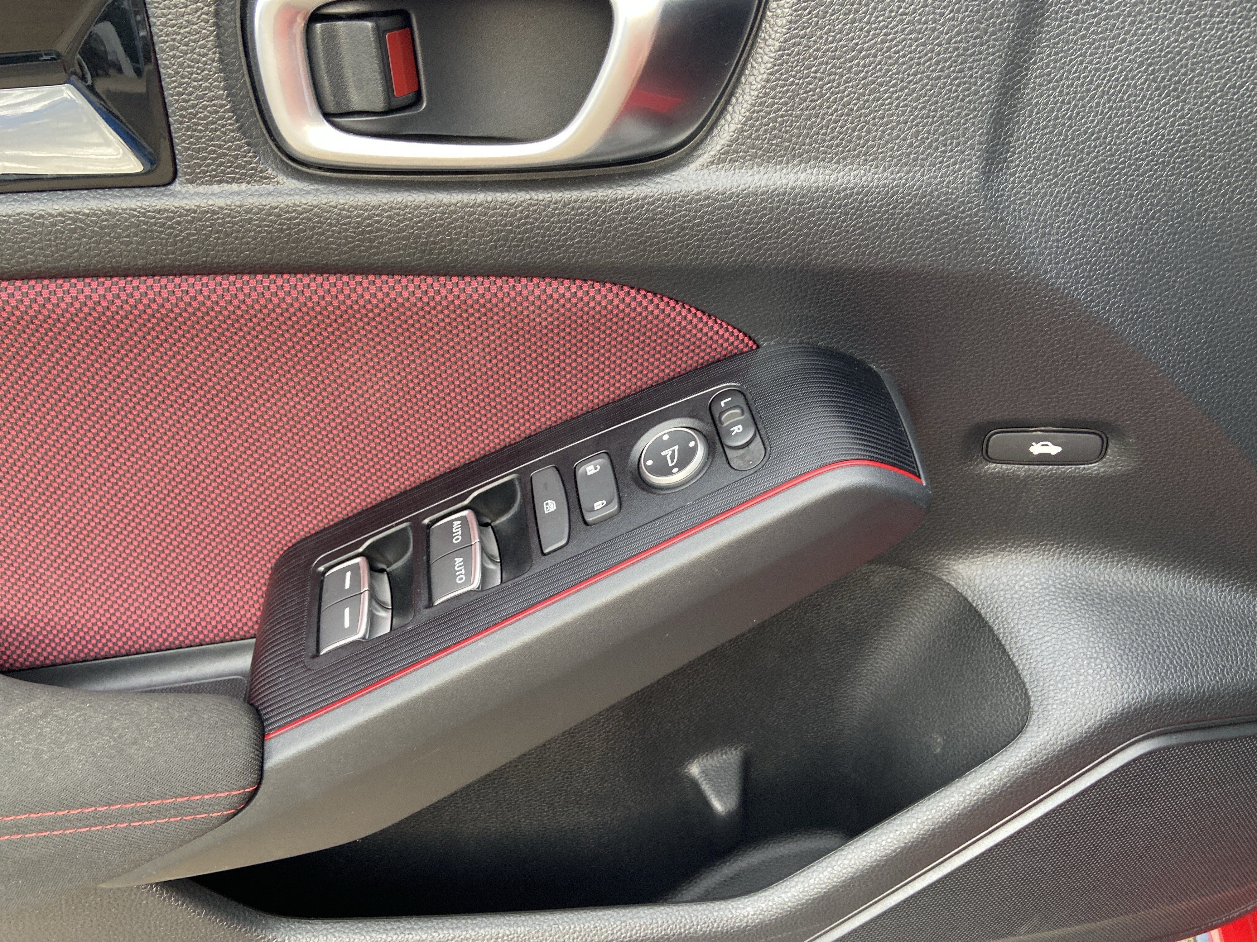 Used 2025 Rallye Red Honda  image 47