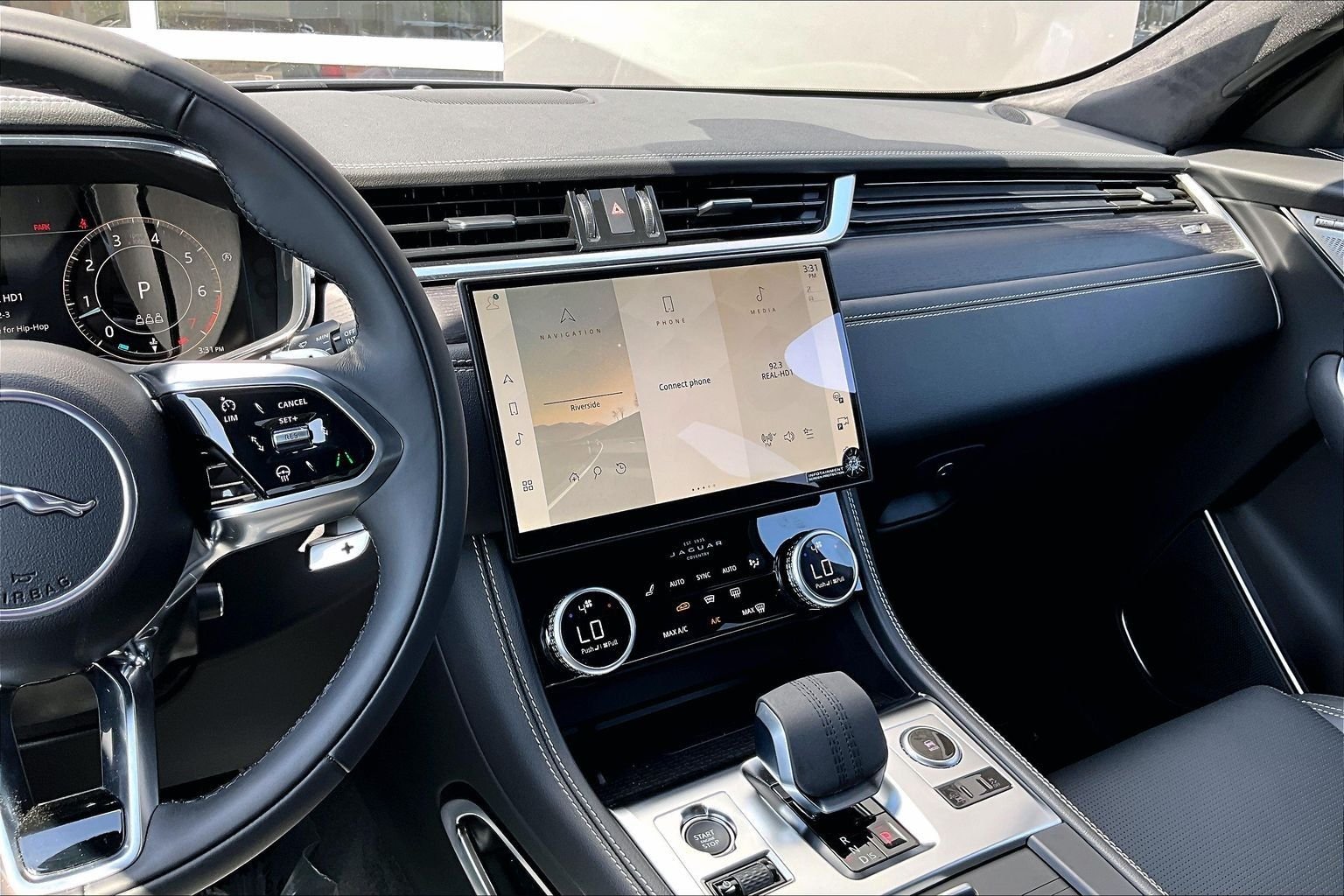 2026 Jaguar F-Pace R-Dynamic S - Photo 7