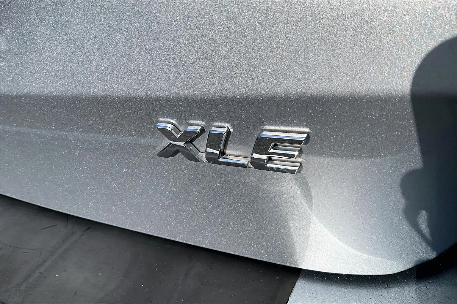Used 2017 Silver Sky Metallic Toyota XLE Auto Access Seat image 9