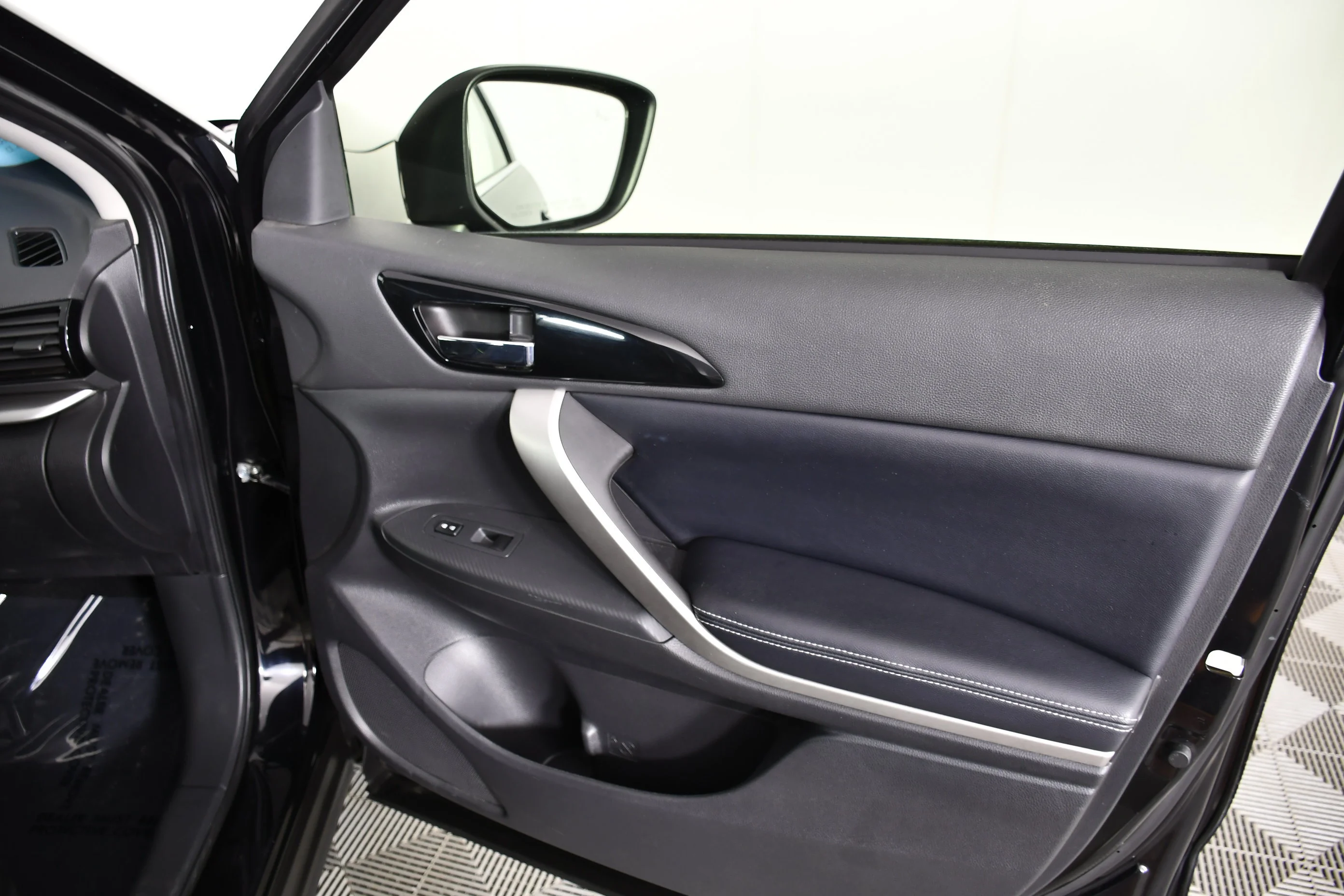 Certified Used 2025 Black Mitsubishi SE image 38