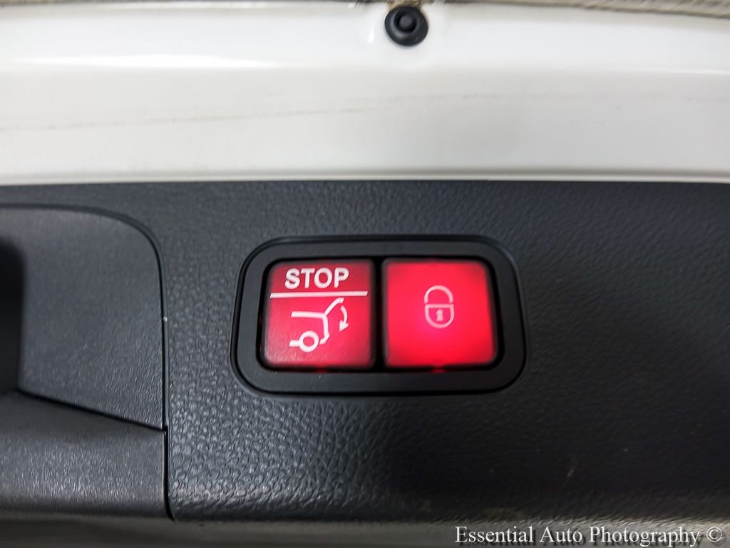 Used 2018  Mercedes-Benz GLC 300 image 25