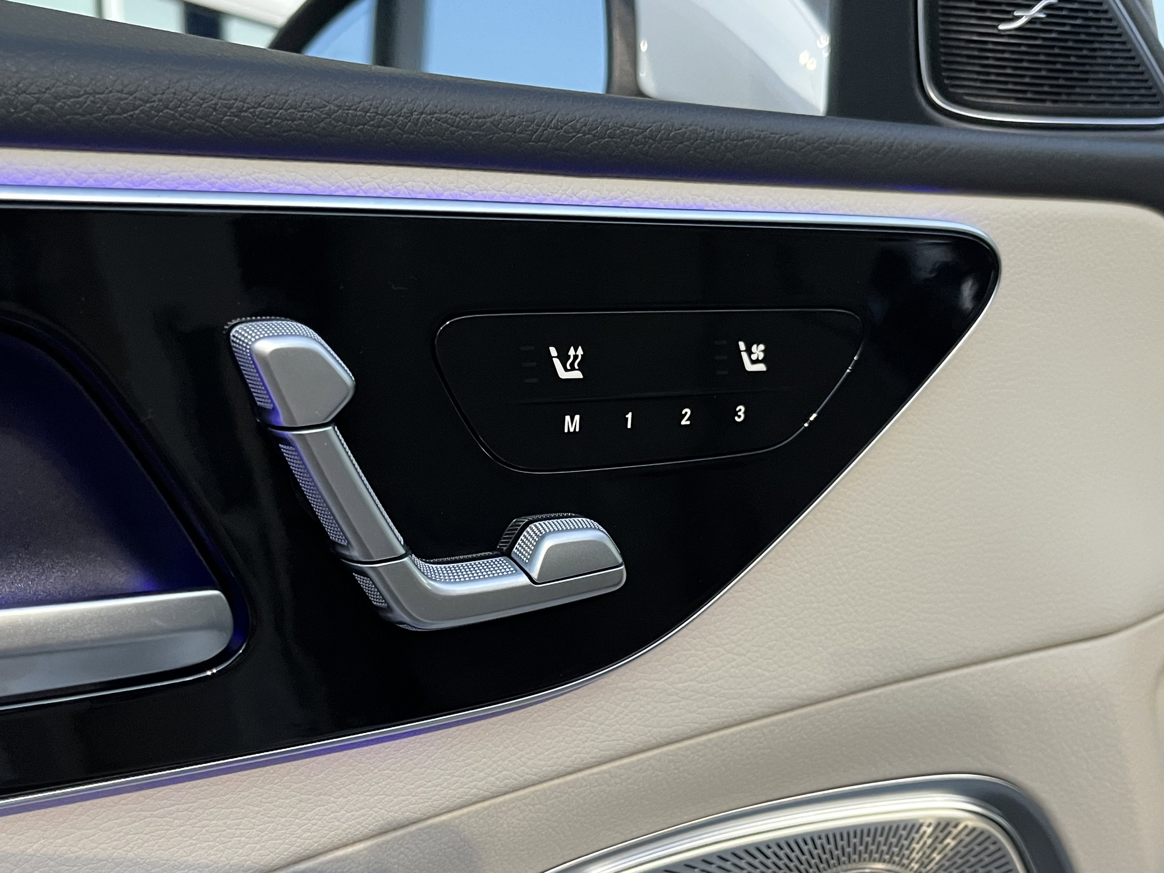 New 2026 POLAR WHITE Mercedes-Benz C 300 image 14