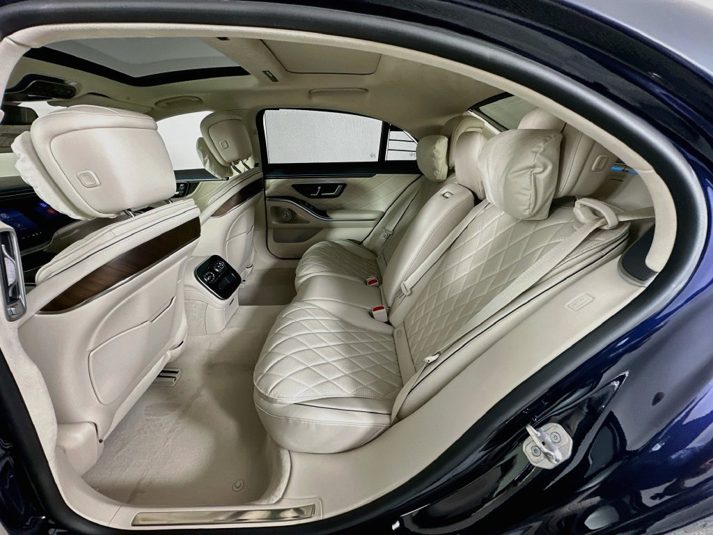 New 2027 Blue Mercedes-Benz S 580 image 25