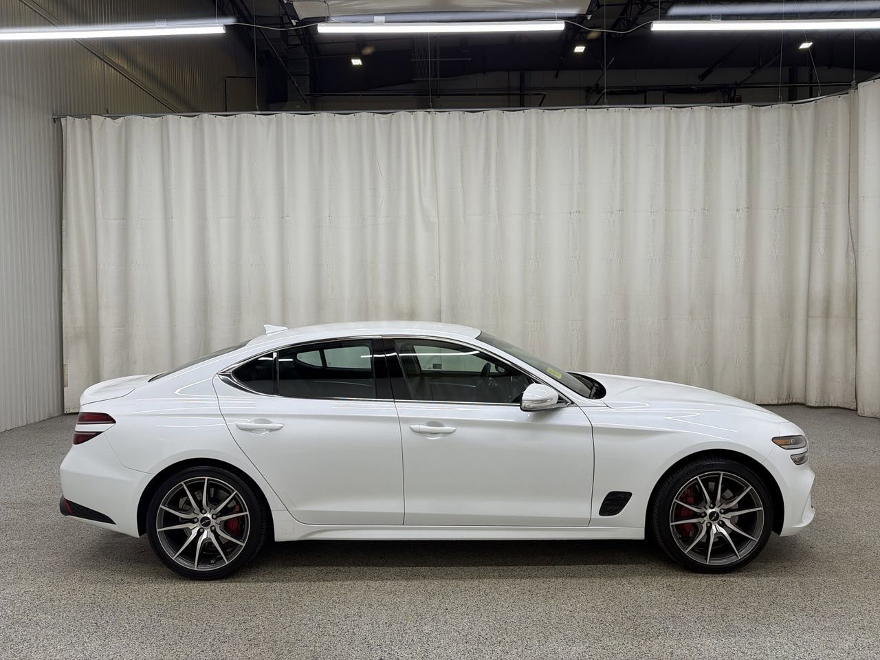 2025 GENESIS G70 Standard - Photo 5