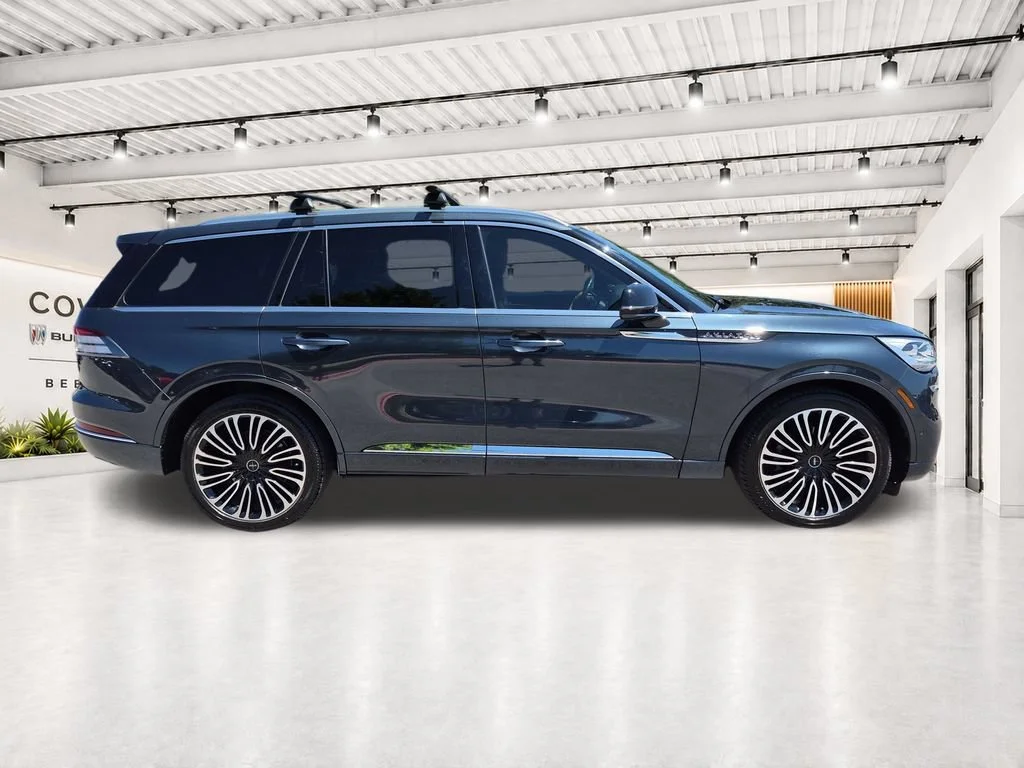 Used 2023  Lincoln Black Label image 13