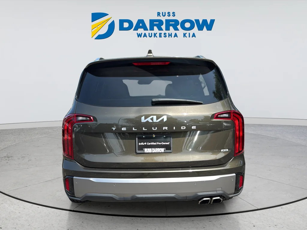 Certified Used 2025 Green Kia S image 4