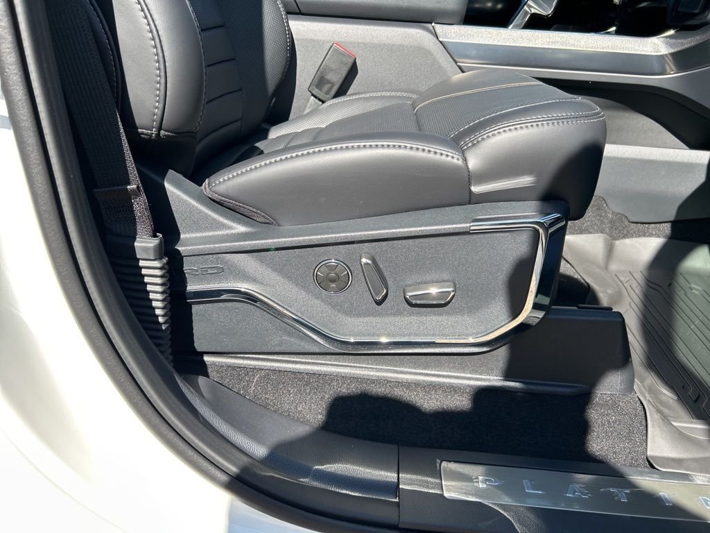 New 2026 Star White Metallic Tri-Coat Ford Platinum image 49