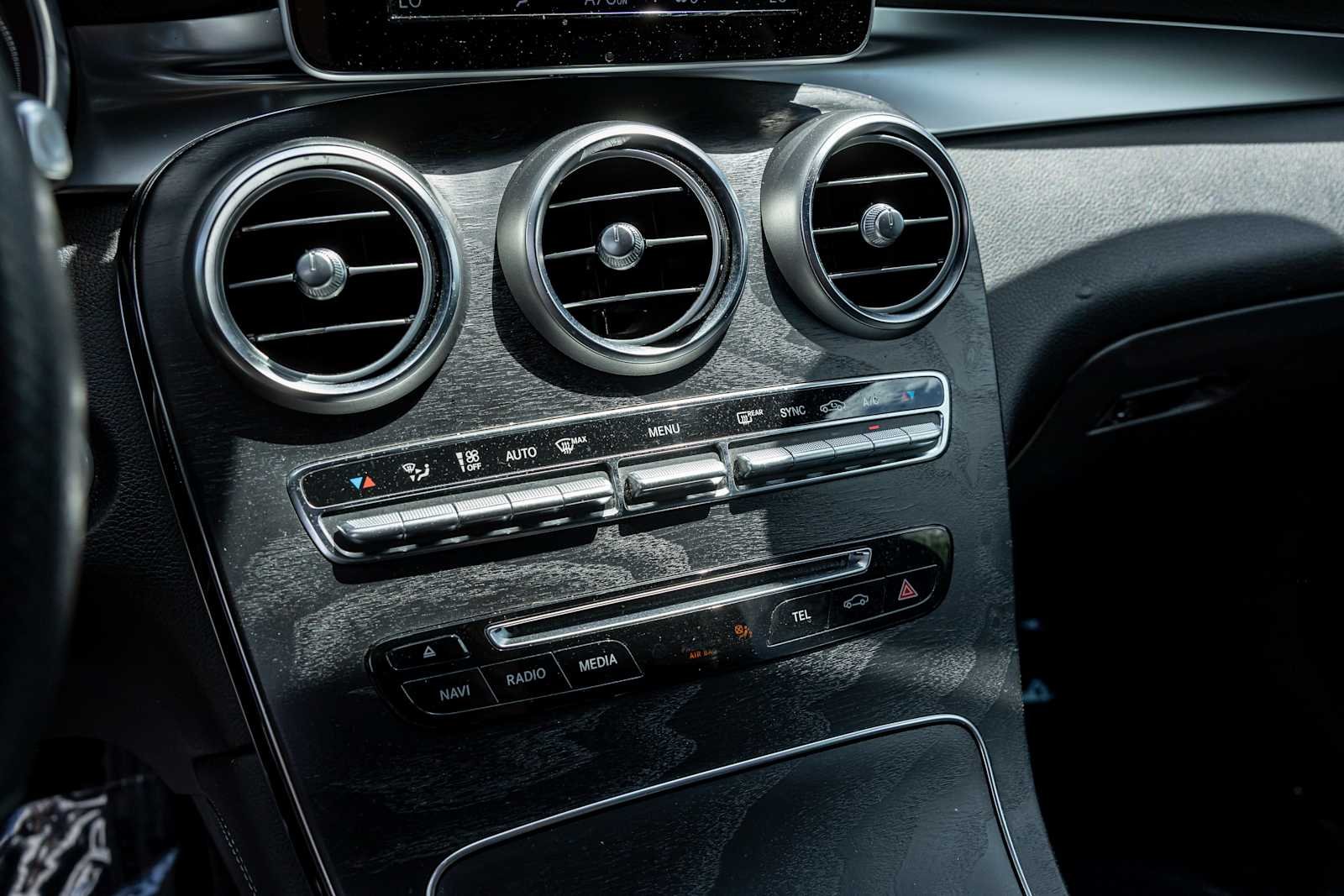 Used 2018 Black Mercedes-Benz GLC 300 image 21