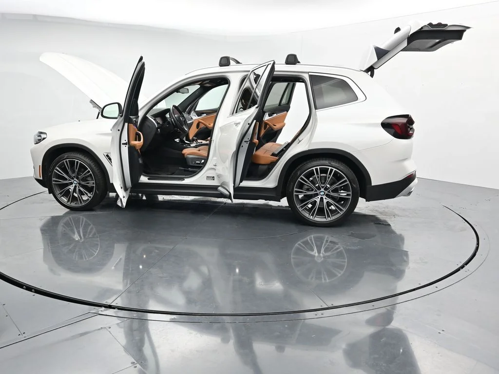 Used 2022 White BMW xDrive30i image 28