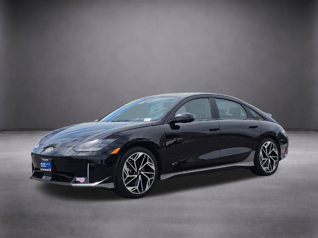 Certified Used 2023 Black Hyundai SEL image 4