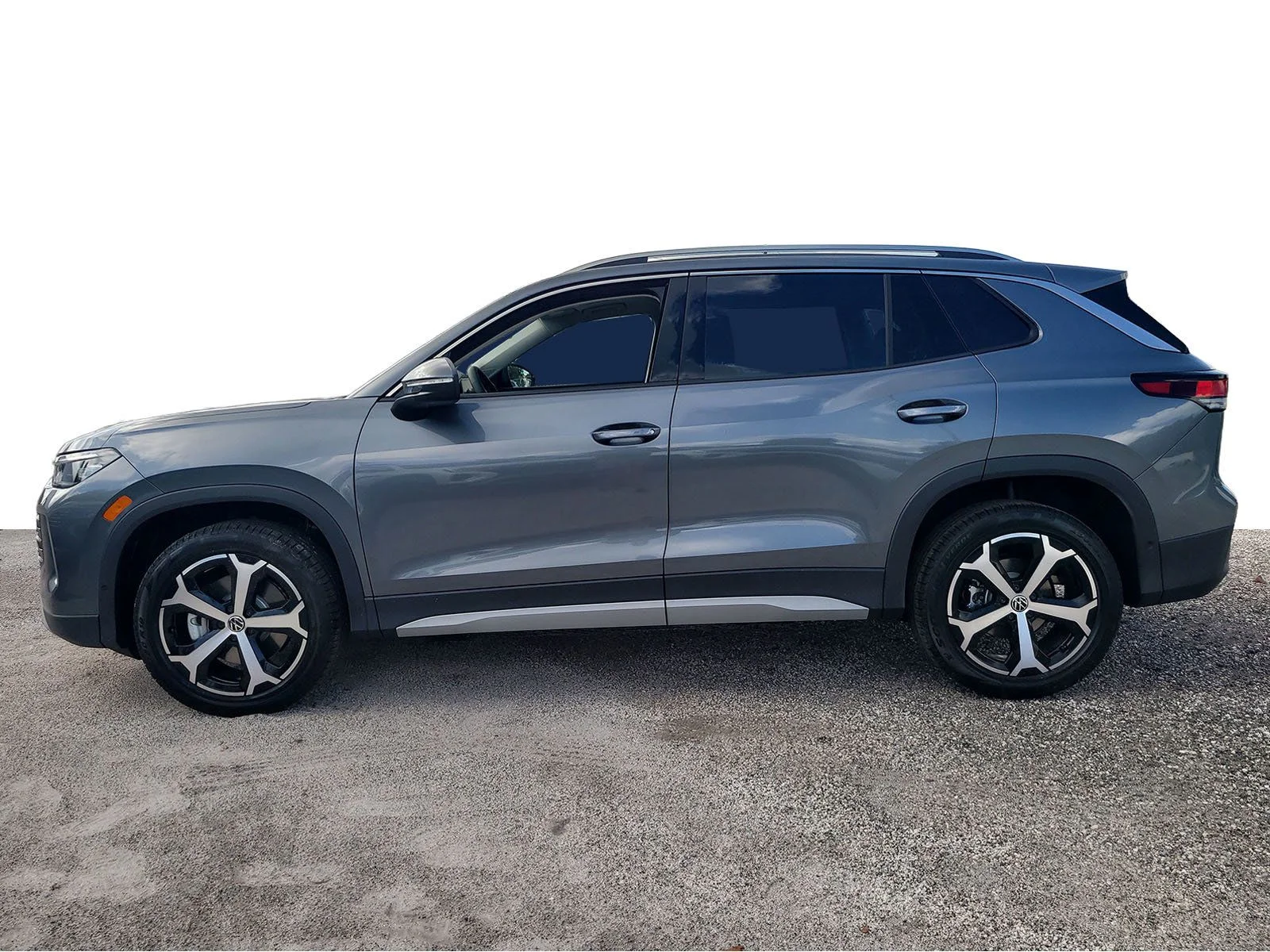 New 2026 Platinum Gray Metallic Volkswagen 2.0T SE image 5