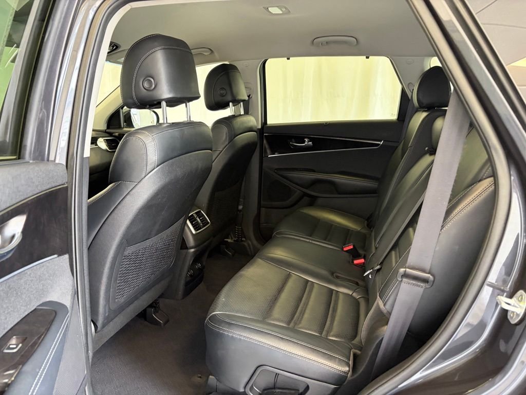 Used 2017 Platinum Graphite Kia EX image 25