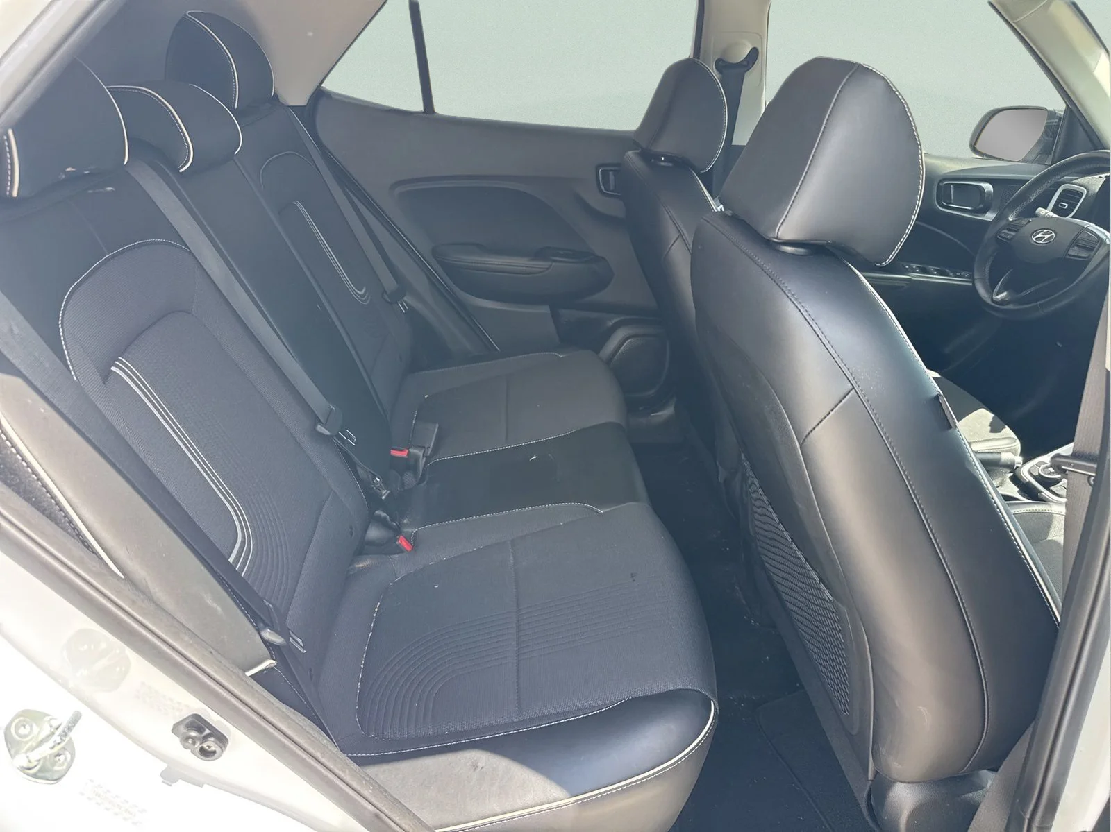 Used 2023 Ceramic White Hyundai Limited image 23