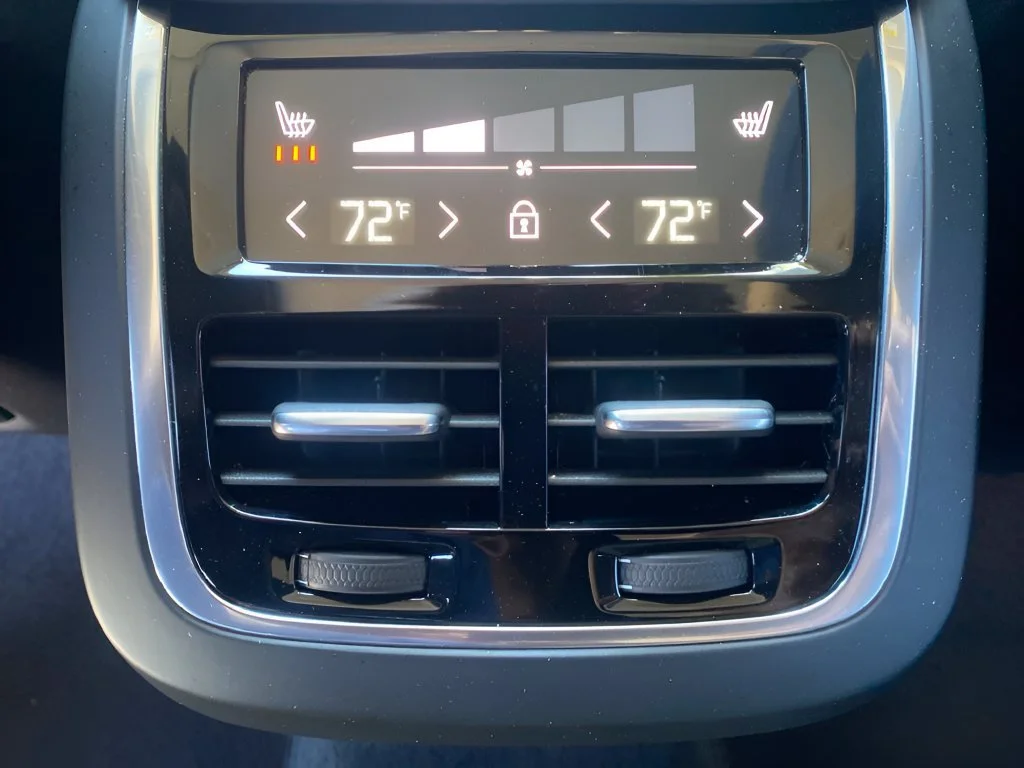 Used 2024  Volvo Plus Bright Theme image 15