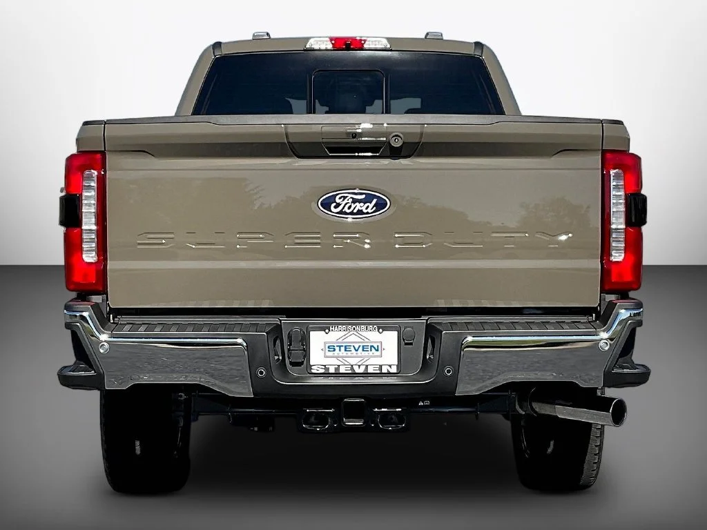 New 2027 Marsh Gray Metallic Ford F-250® Lariat® image 4