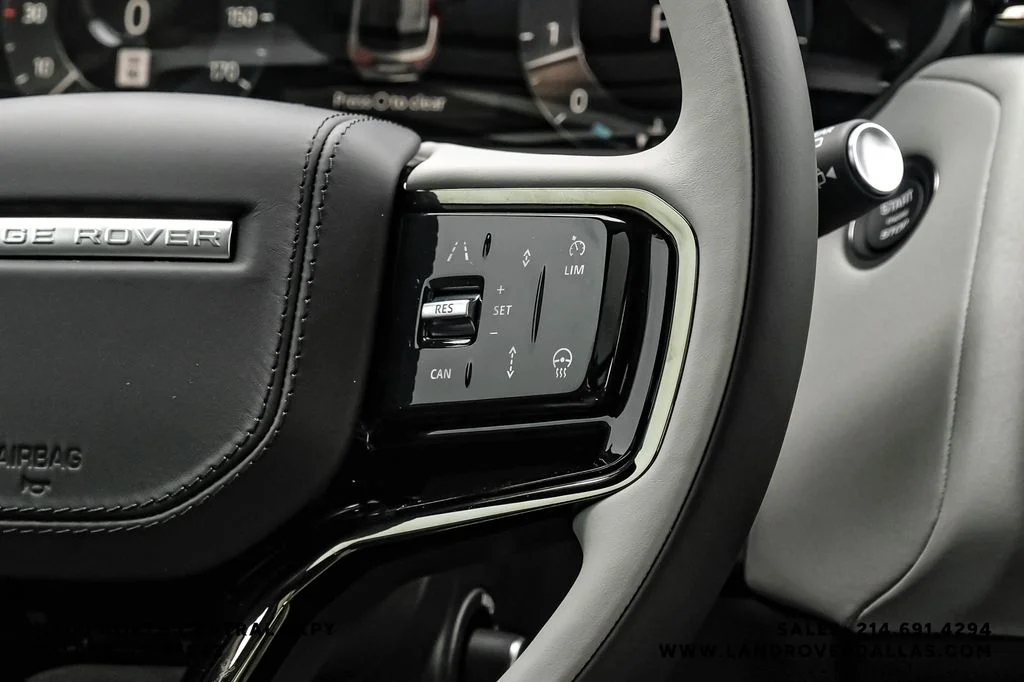 New 2026 Ostuni Pearl Wht Prem Met Land Rover Dynamic SE image 16