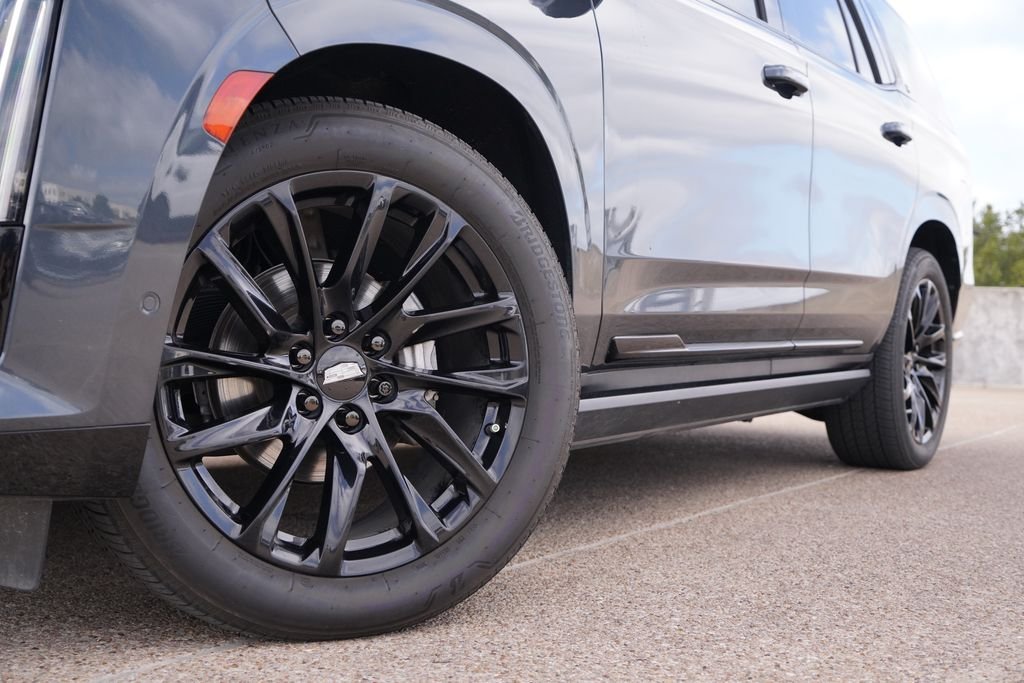 Used 2021 Gray Cadillac Sport image 3