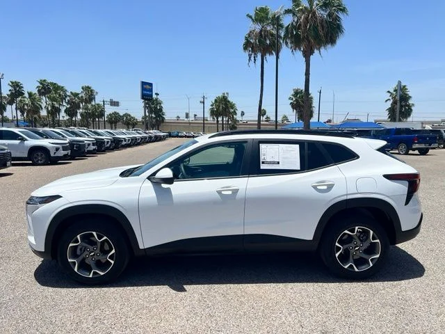 Used 2025 White Chevrolet LT image 5