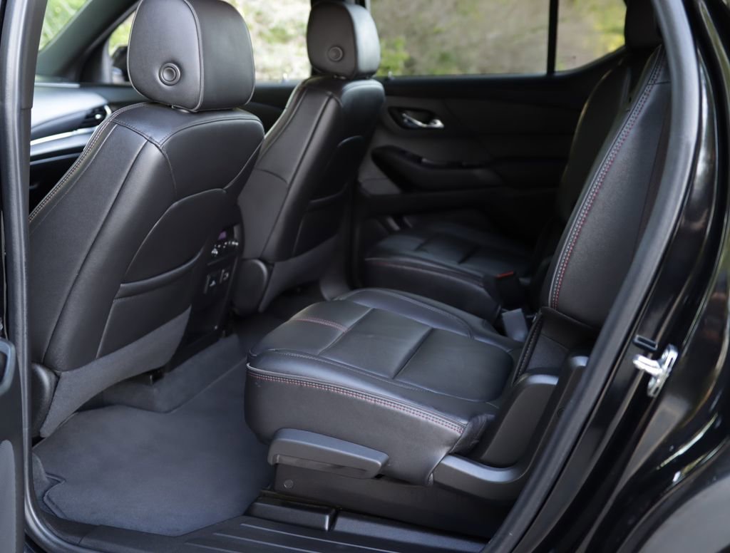 Used 2023 Mosaic Black Metallic Chevrolet RS image 28