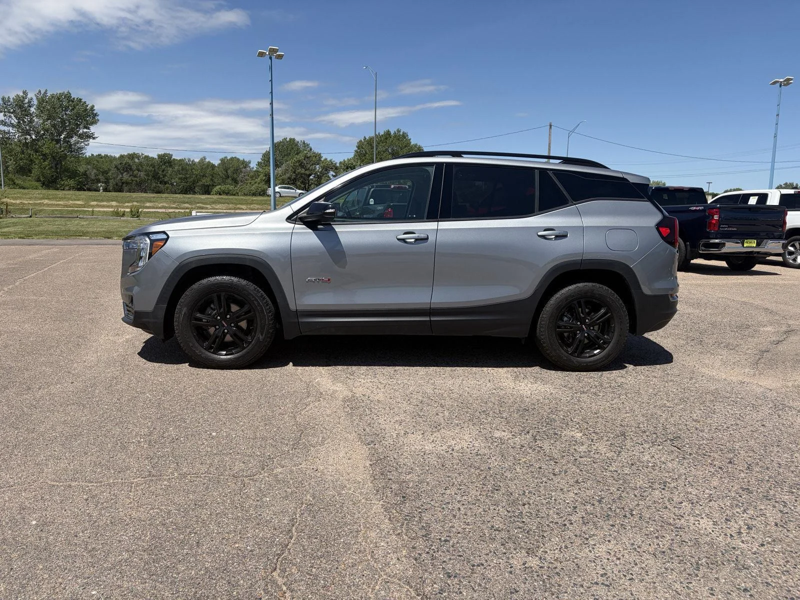 Used 2023 Sterling Metallic GMC AT4 image 4