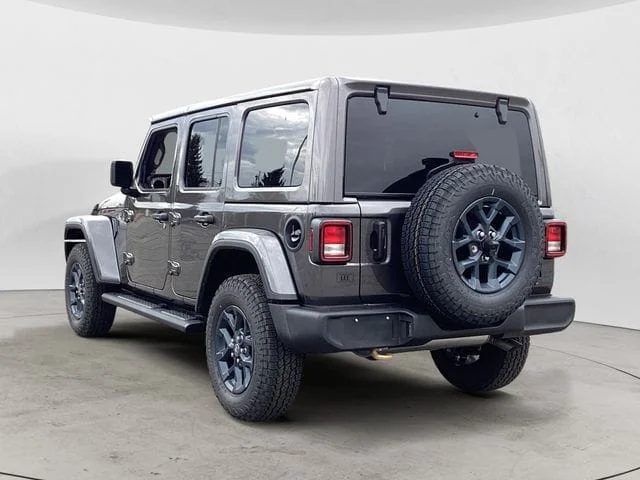New 2026 Granite Crystal Metallic Clearcoat Jeep 4-DOOR 85TH ANNIVERSARY EDITION image 3