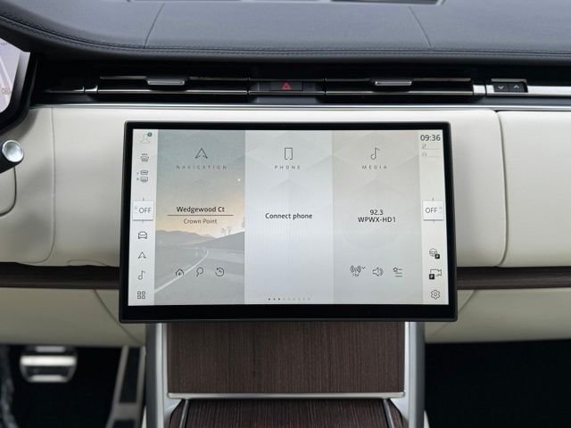 New 2027 Santorini Black Land Rover SE image 26