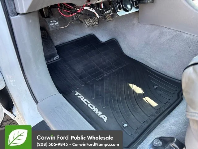 Used 2011 Super White Toyota  image 24