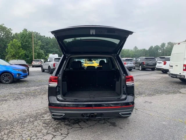 Used 2025  Volkswagen 2.0T SE w/Technology image 8